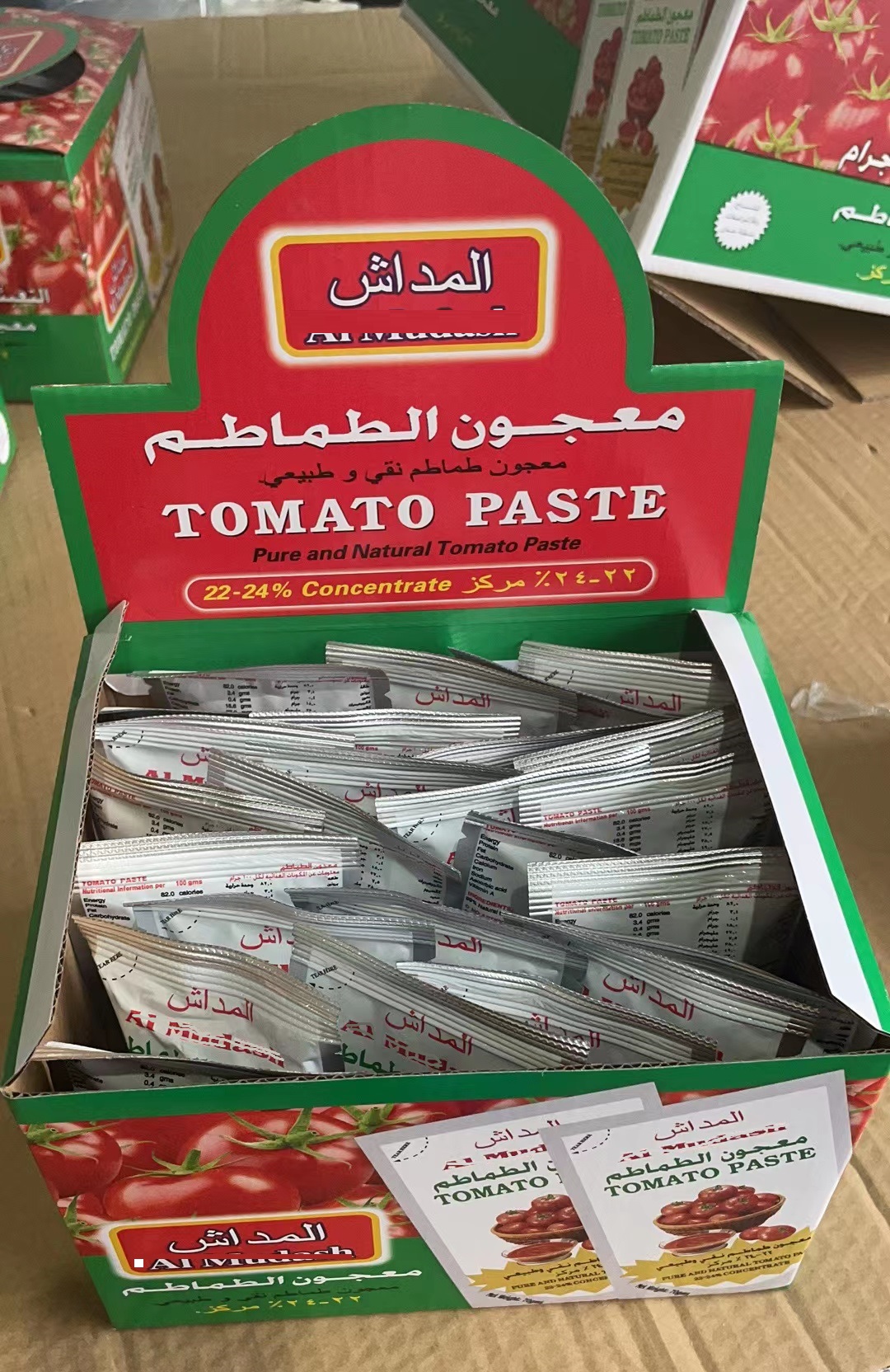 Tomato paste in sachet